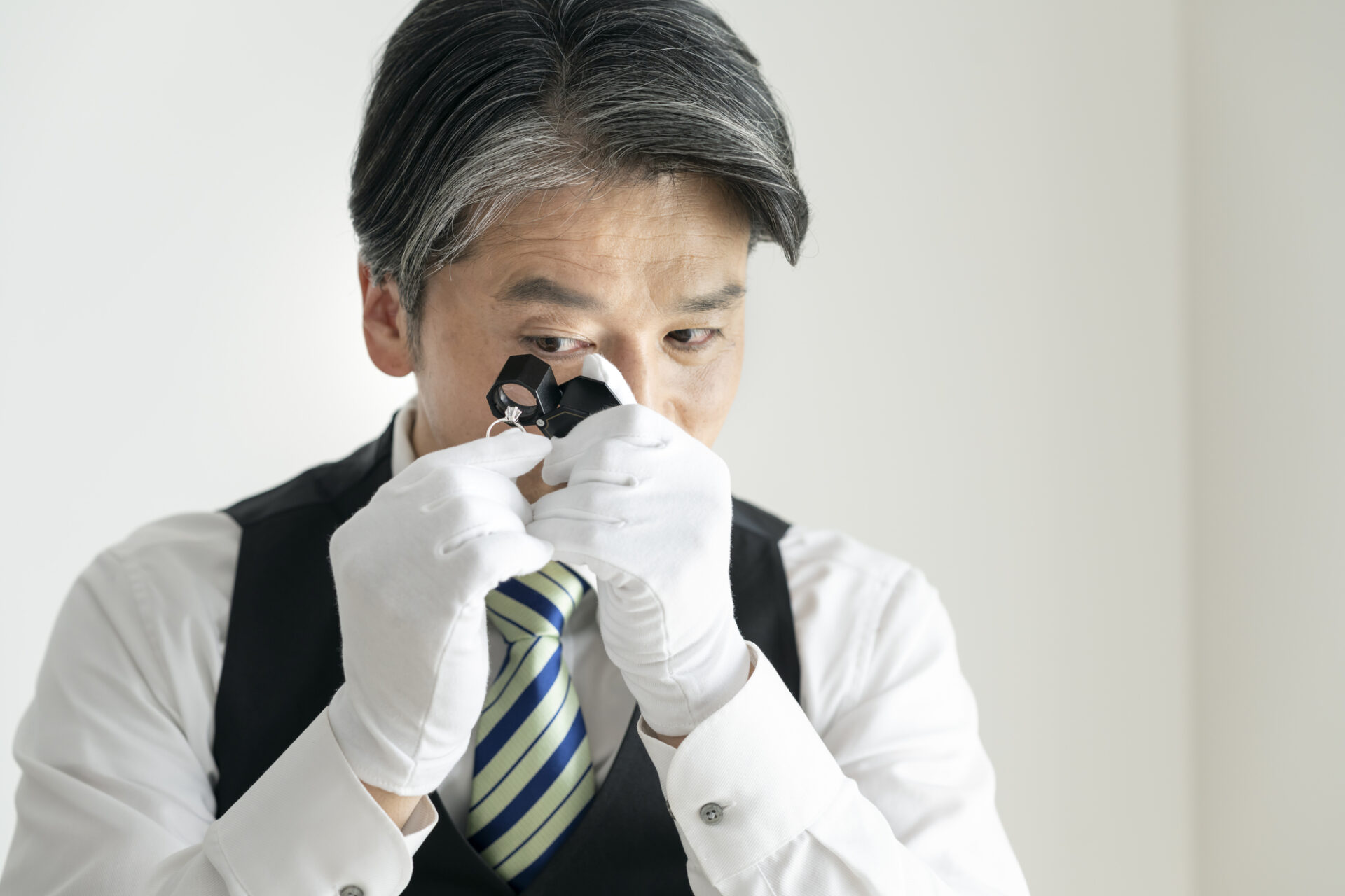 経験豊富な鑑定士が丁寧に査定